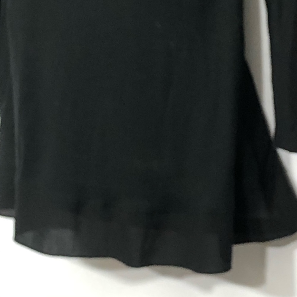 MOTHERHOOD MATERNITY top v neck chiffon hem - Picture 6 of 11